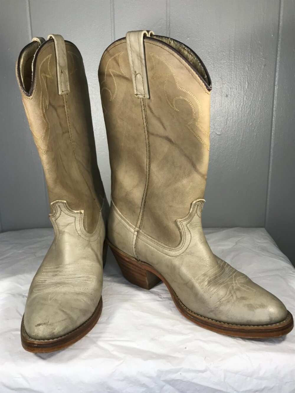 Vintage Dingo Cowboy Western Tan Leather Men's Boots Size 8 D 5904 USA Made